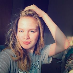 Meet your Posher, Elizabeth